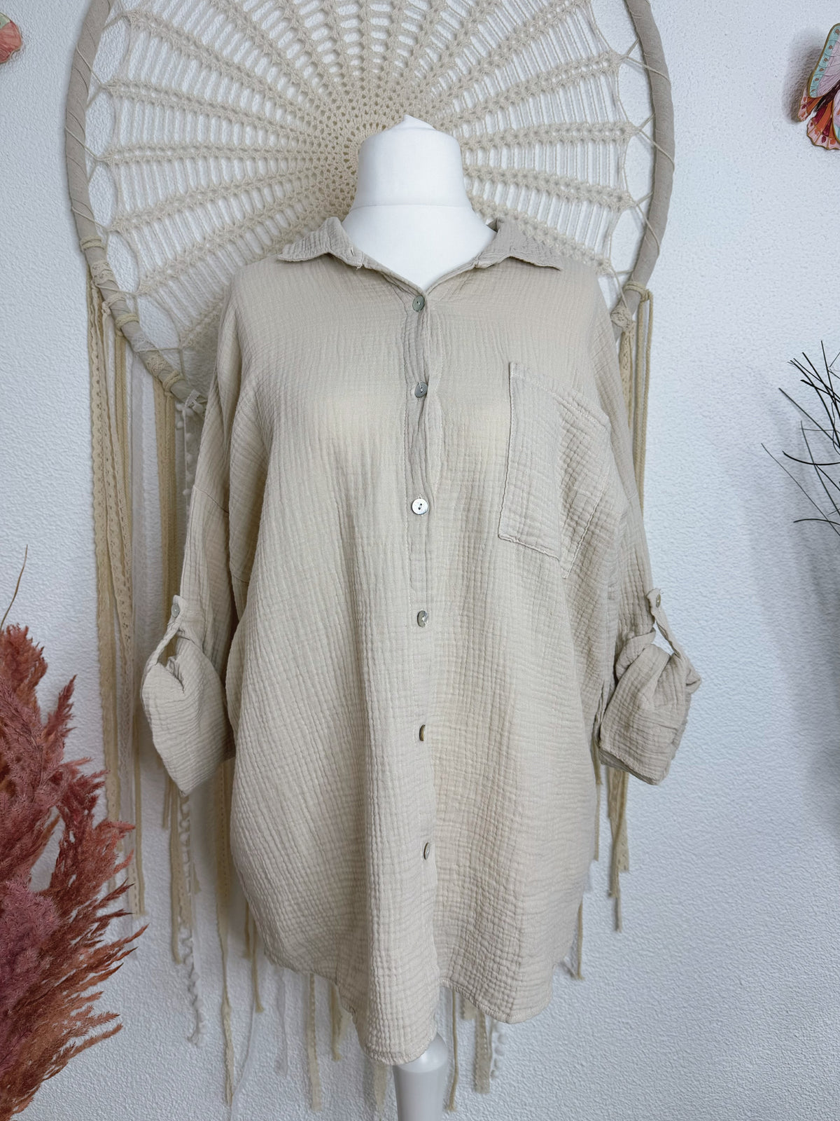 OVERSIZED MUSSELINBLUSE MIT MIT CROCHETSPITZE IN BEIGE - ONE SIZE -