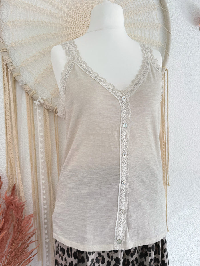 TOP MIT SPITZE IN BEIGE - ONE SIZE -