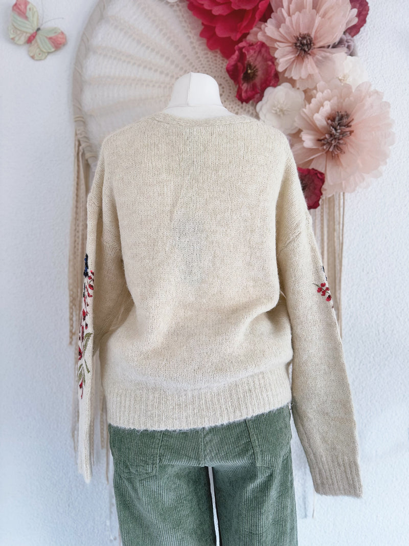 KUSCHELIGE STRICKJACKE MIT BESTICKUNGEN & PAILLETTEN - ONE SIZE -