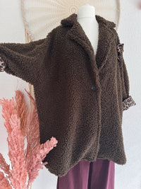 OVERSIZED TEDDYJACKE MIT LEODETAILS IN BRAUN - ONE SIZE -