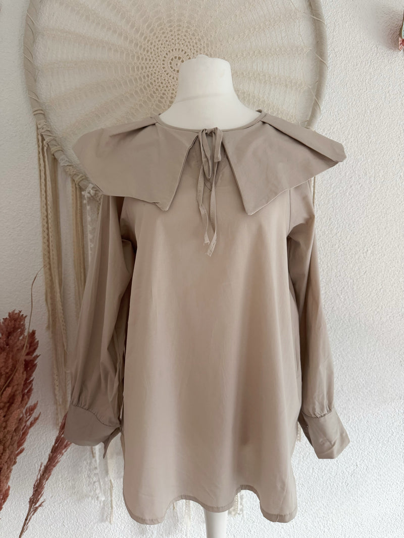 TUNIKA MIT OPULENTEM KRAGEN IN CREME - ONE SIZE -