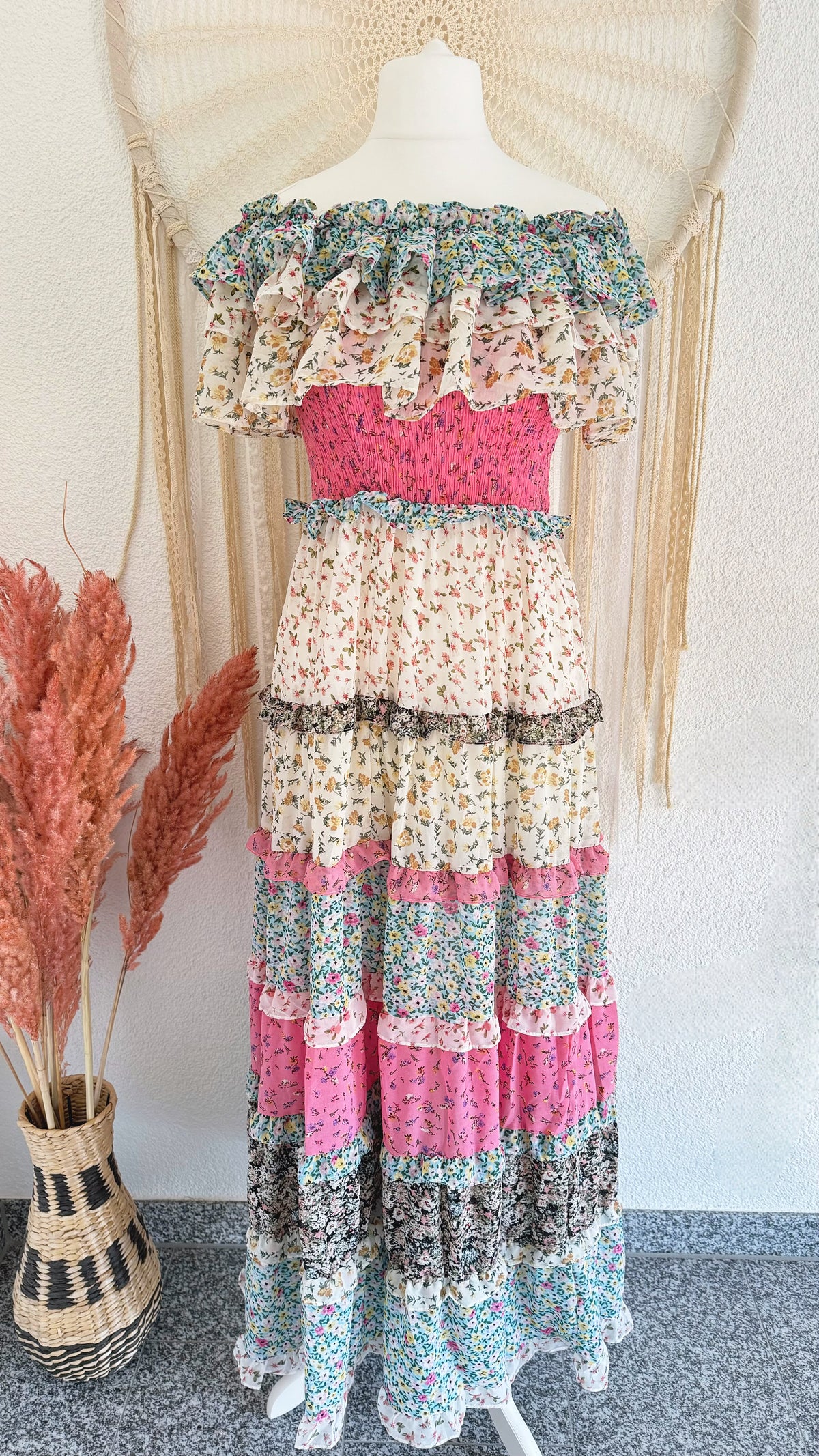 MAXIKLEID MIT RÜSCHEN UND STREUBLUMEN - VERSCH. GRÖßEN