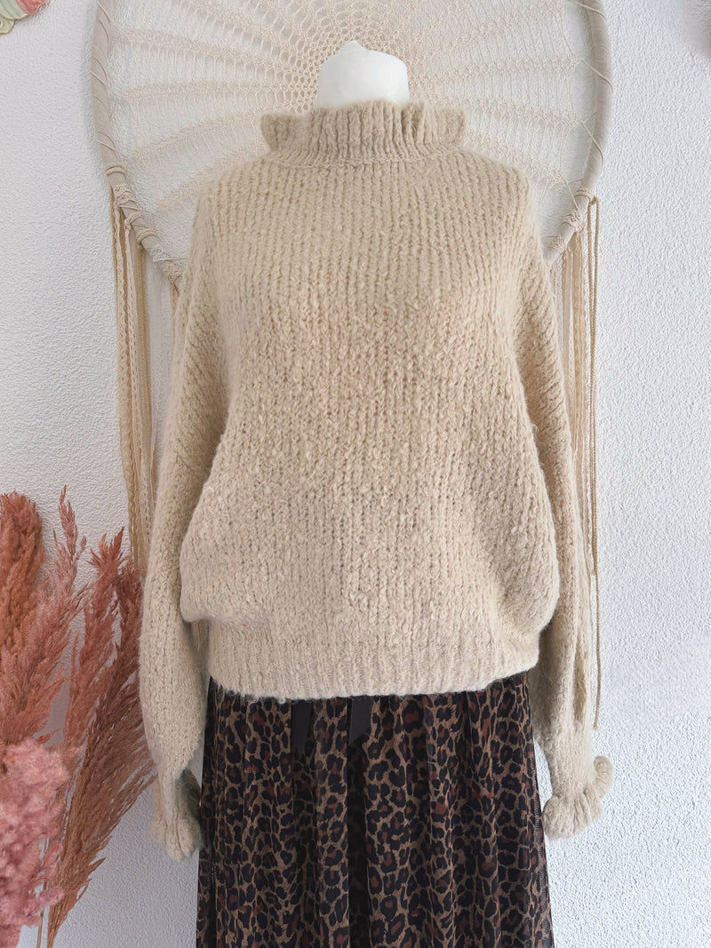 KUSCHELIGER OVERSIZED PULLOVER MIT RÜSCHENDETAILS - ONE SIZE -