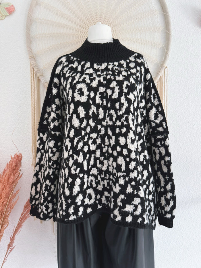 OVERSIZED PULLOVER MIT LEOPRINT IN SCHWARZ - ONE SIZE -