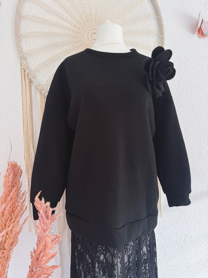 SWEATER MIT SPITZE - ONE SIZE -