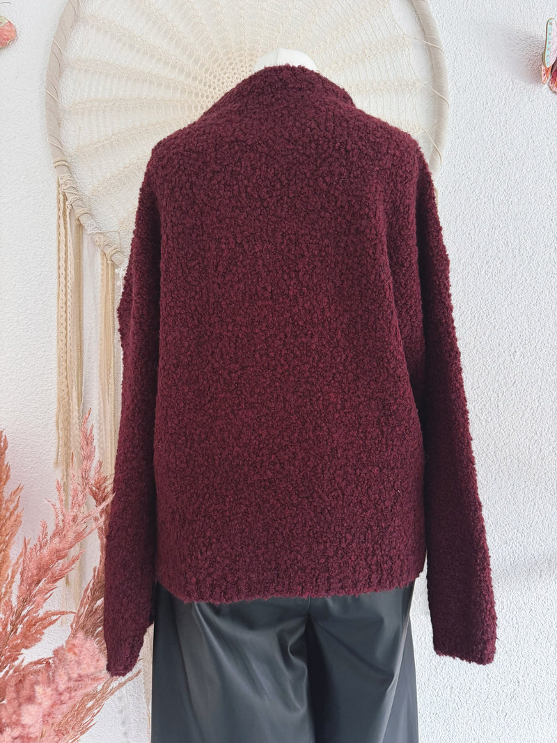 BOUCLÉ PULLOVER IN BORDEAUX - ONE SIZE -