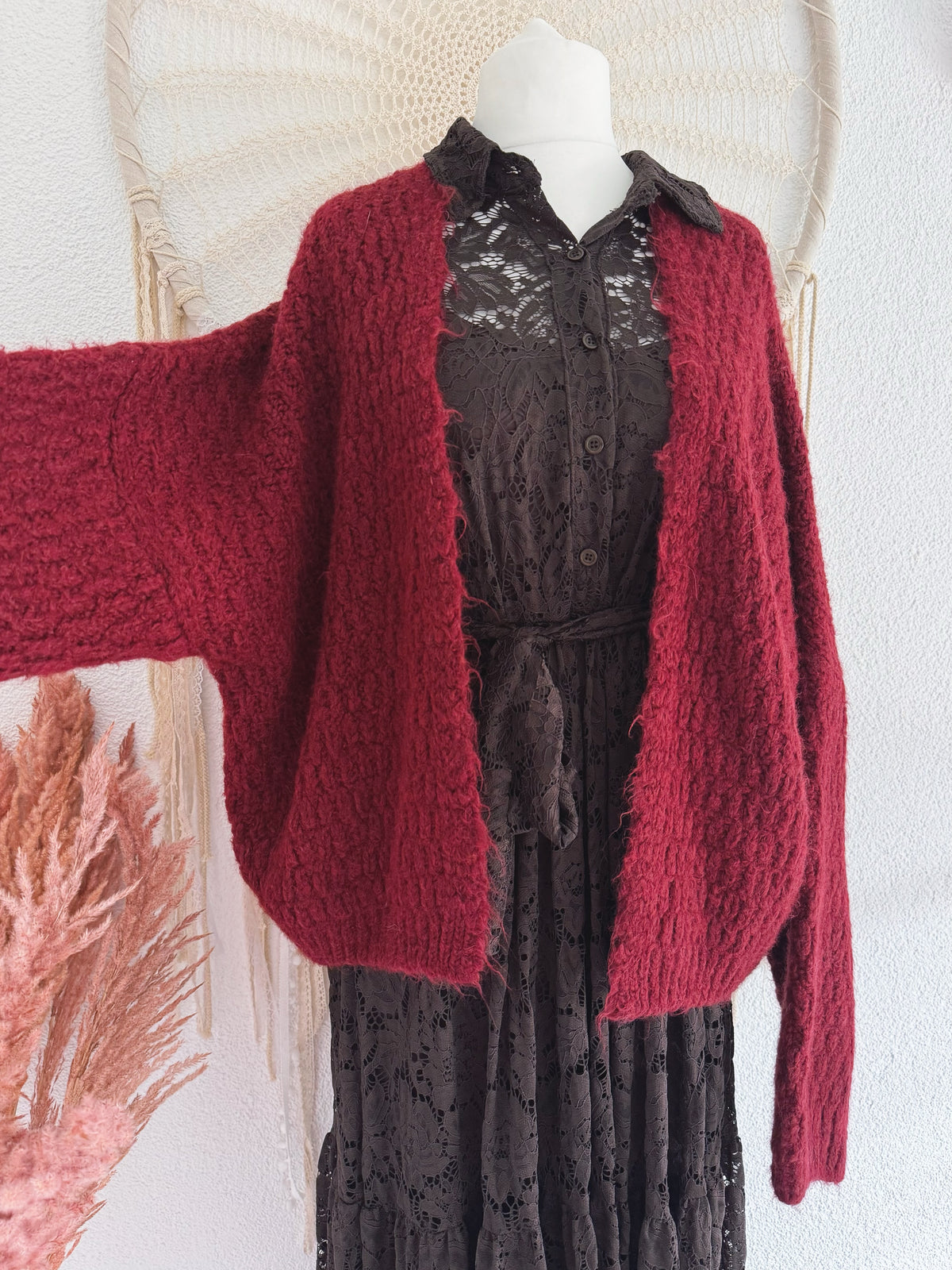 KUSCHELIGE STRICKJACKE MIT TROMPETENÄRMEL - ONE SIZE -