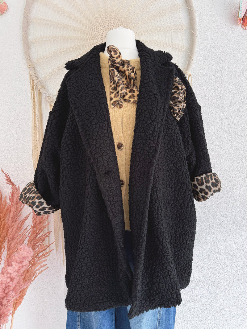 OVERSIZED TEDDYJACKE MIT LEODETAILS IN SCHWARZ - ONE SIZE -