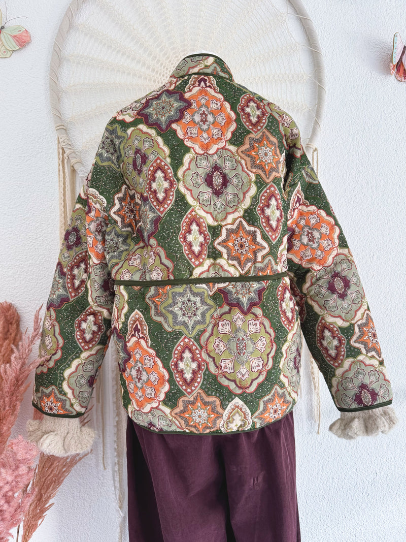 JACKE MIT MUSTER IN HERBSTLICHEN FARBEN - VERSCH. GRÖßEN