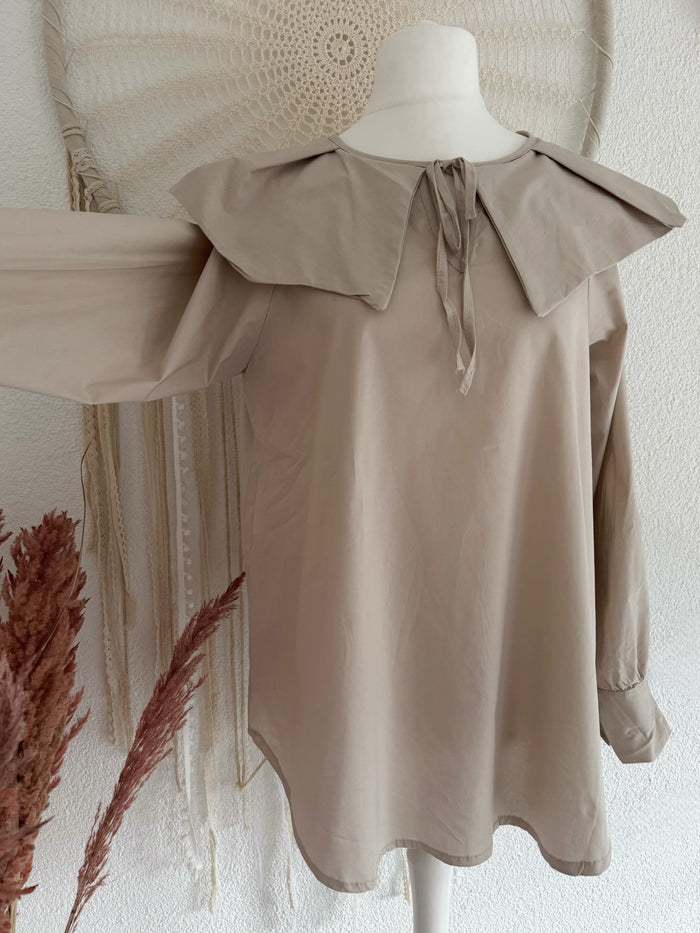 TUNIKA MIT OPULENTEM KRAGEN IN CREME - ONE SIZE -