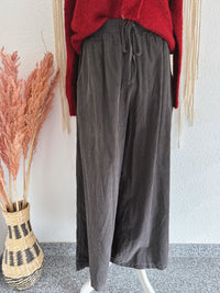 HOSE AUS FEINCORD MIT WEITEM BEIN IN DUNKELGRAU - ONE SIZE -