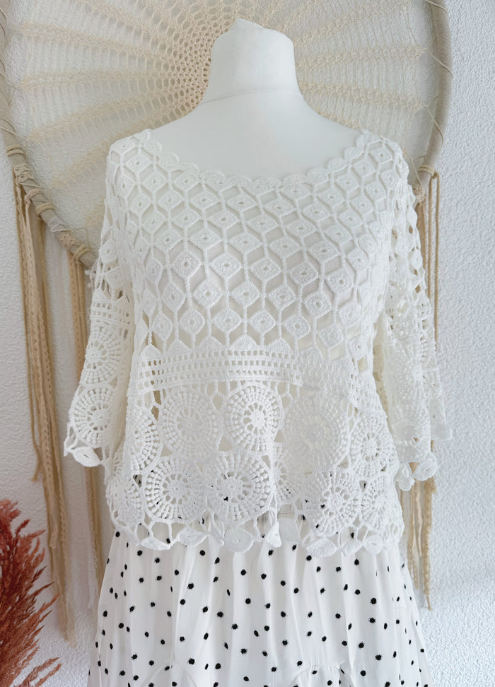 OVERSIZED CROCHETOBERTEIL IN WEIß - ONE SIZE -