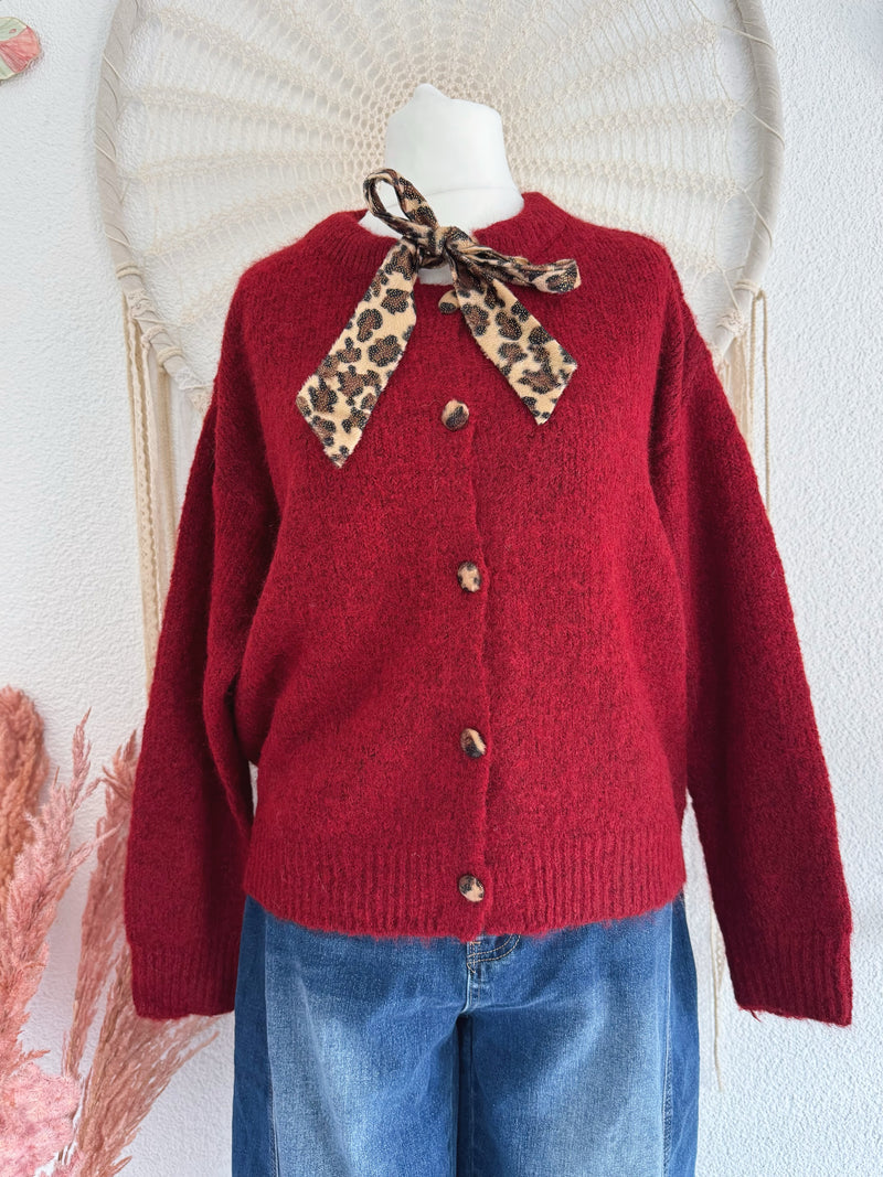 STRICKCARDIGAN MIT LEOSCHLEIFE IN BORDEAUX - ONE SIZE -