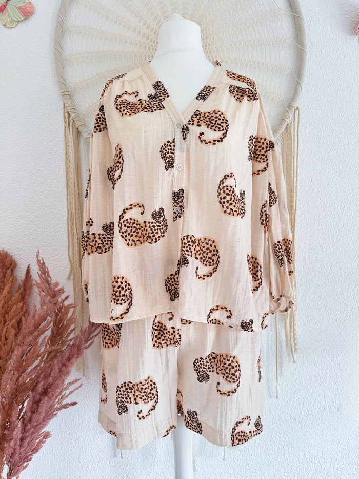 OVERSIZED BLUSE MIT LEOPARDEN PRINT - ONE SIZE -