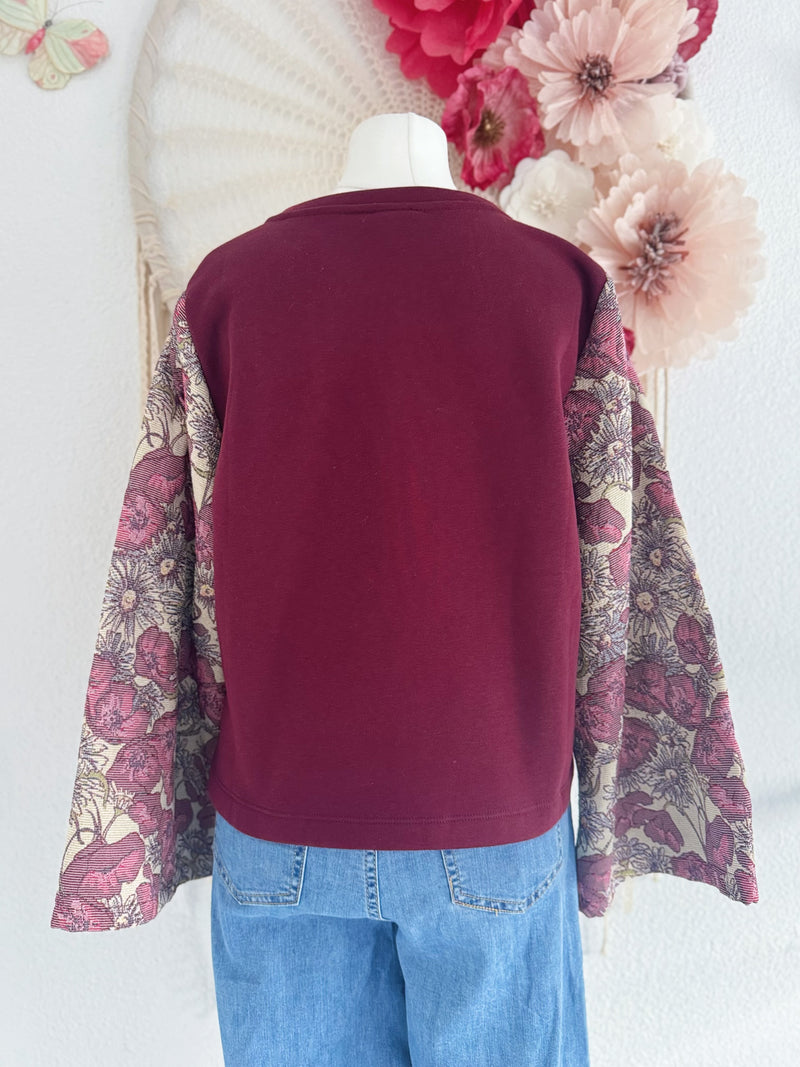 SWEATER MIT BROKATÄRMEL IN BORDEAUX - ONE SIZE -