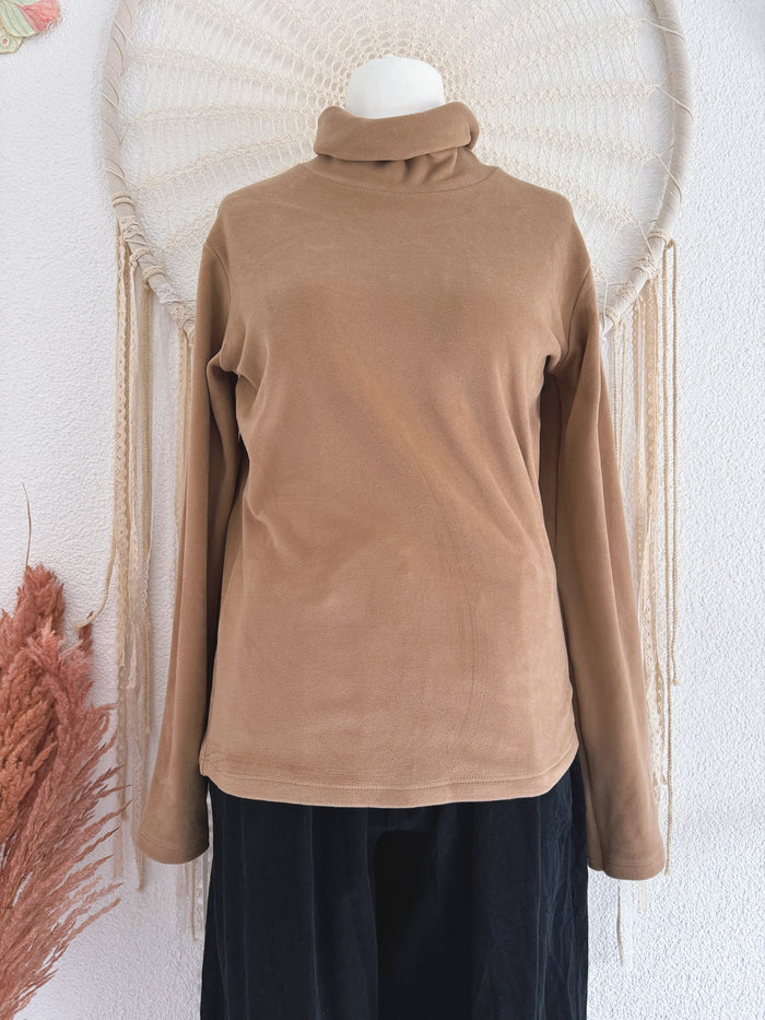 BASIC ROLLKRAGENSHIRT IN COGNAC - ONE SIZE -