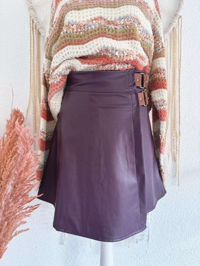 MINIROCK AUS KUNSTLEDER IN AUBERGINE - ONE SIZE -