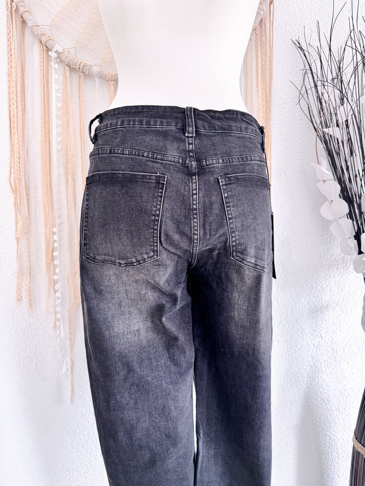 HIGHWAIST JEANS IN ANTHRAZIT - VERSCH. GRÖßEN